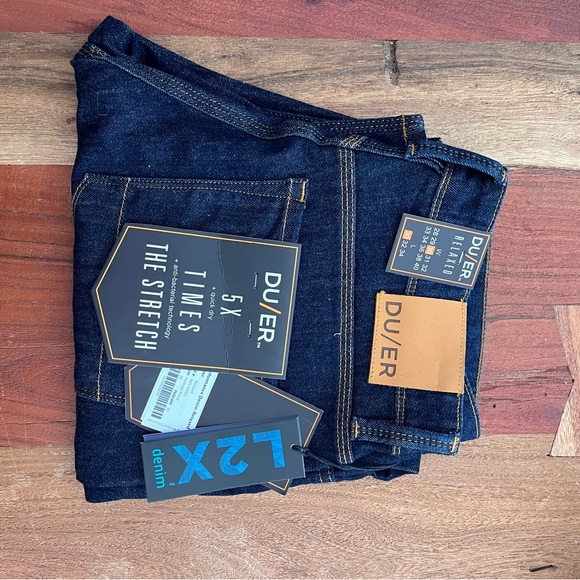 BNWT Mens Performance Duer Jeans (30x30) - Picture 3 of 4